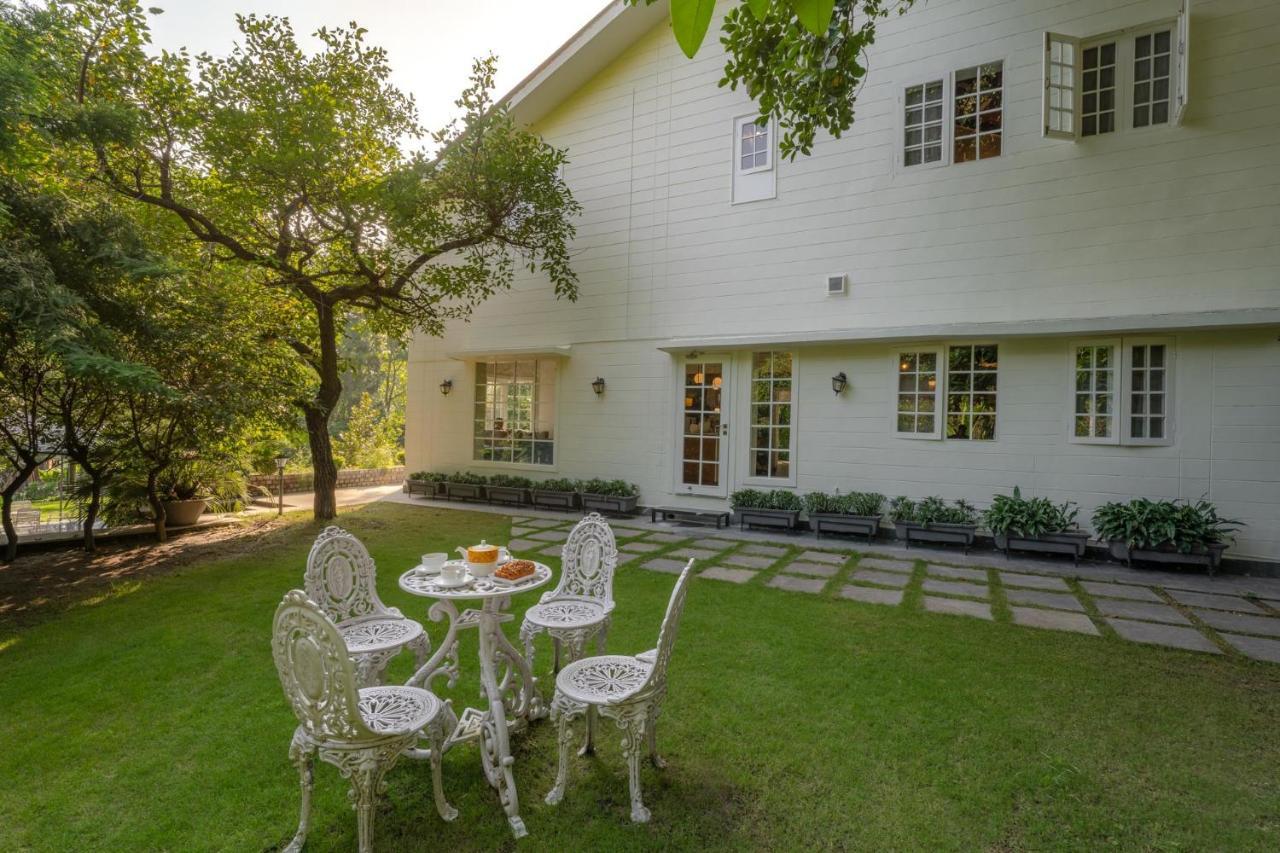 Lohonostays Ivy Cottage Деградун Екстер'єр фото